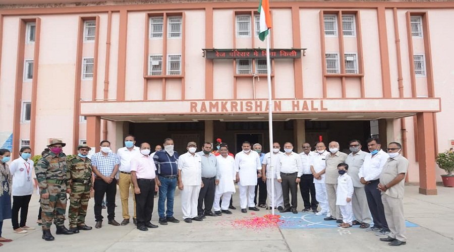 74वें स्वतंत्रता दिवस के उपलक्ष्य में ध्वजारोहण एवं वृक्षारोपण का कार्यक्रम