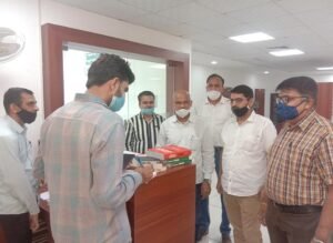 पुस्तकालय समिति के द्वारा आयोजित पुस्तक-प्रदर्शनी का अंतिम दिन