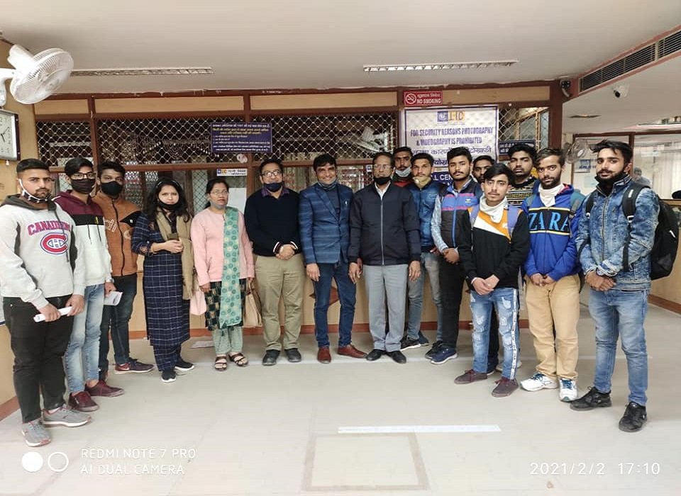 सांध्यकालीन सत्र के वाणिज्य विभाग द्वारा बी. कॉम वोकेशनल (इंश्योरेंस) के विद्यार्थियों का एल.आई.सी की कैथल ब्रांच में भ्रमण