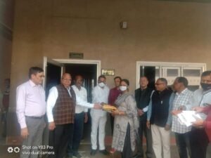 On the eve of Deepawali Management Committee honored 105 non-teaching employees by distributing gifts and cash.