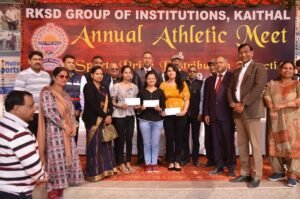 एम ए अर्थशास्त्र  की 3 छात्राओं ने कुरुक्षेत्र विश्वविद्यालय कुरुक्षेत्र के पहले 10 स्थानों में से 3 स्थान प्राप्त कर महाविद्यालय का नाम गौरवान्वित किया