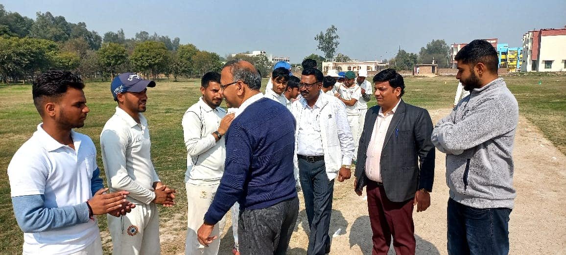 कॉलेज की क्रिकेट टीम ने इंटर कॉलेज प्रतियोगिता में डीएवी कॉलेज ,पेहवा को 90 रन से हराकर फाईनल लीग दौर में प्रवेश किया