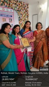 डा सुरूची शर्मा को अंतर्राष्ट्रीय महिला दिवस के उपलक्ष्य में ग्लोबल इंटेक्चूयल फोरम द्वारा रोहतक में आयोजित ग्लोबल समिट फोर वूमन अचीवर अवार्ड 2022 के तहत ‘यंग इंटेक्चूयल आॅफ ईयर अवार्ड’ के वर्ग में सम्मानित किया गया