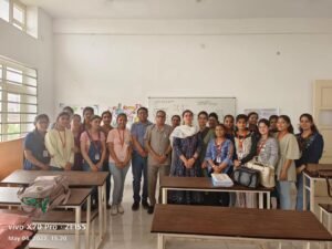 क्लासरूम एक्टिविटी के अंतर्गत पोस्टर मेकिंग प्रतियोगिता का आयोजन