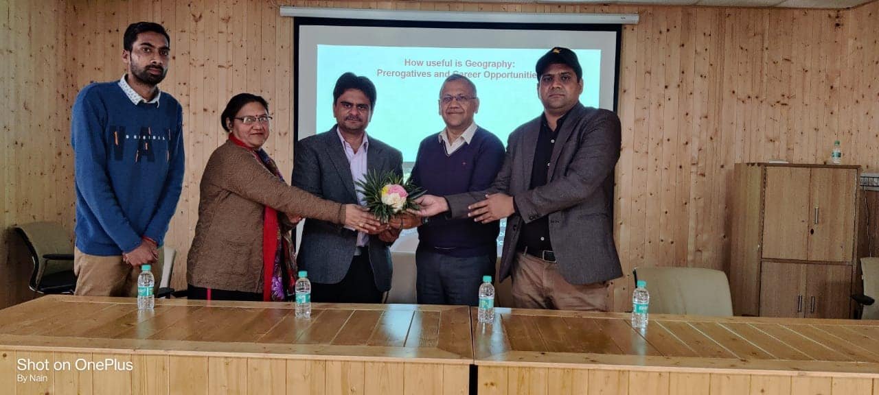 भूगोल में रोजगार की सम्भावनाएं’ विषय पर एक एक्सटेंशन लेक्चर का आयोजन