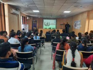 कॉलेज की लीगल लिट्रेसी सैल एवं कैरियर गाईडेंस एवं प्लेसमेंंट सैल के द्वारा एक्सटेंशन लेक्चर का आयोजन