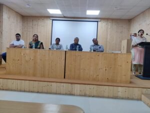 जादी के अमृत महोत्सव कार्यक्रम के तहत ‘गुरू तेग बहादुर के 400 वें प्रकाश पर्व एक व्याख्यान माला का आयोजन