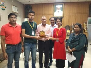 प्रश्नोत्तरी प्रतियोगिता में प्रथम स्थान