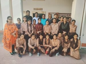 19 छात्राओं का महाविद्यालय में दौरा