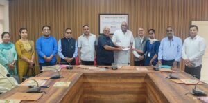 Shruti Saini of B.Com(Hons) obtained tenth position in KuK Examinations