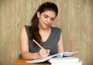 अर्थशास्त्र विभाग द्वारा ए. डी. श्रॉफ मेमोरियल डिक्लेमेशन प्रतियोगिता का आयोजन