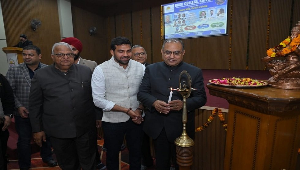 The Department of Physical Education and Sports Science, RKSD Kaithal in association with the Sports Wing of the Art of Living Foundation, organized a one-day workshop on the importance of mediation and the impact of steriods. Sh. Mukesh Garg, Member Haryana Electricity Development Board, was the Chief guest.  (04.02.2024)
