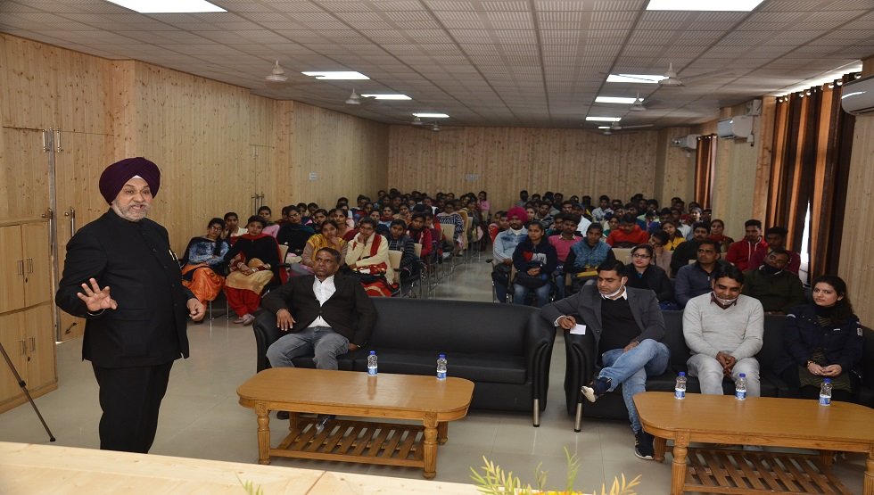 Extension Lecture delivered by Prof. Mohinder Singh, Former Professor & Chairman, Department of Public Administration, Kurukshetra University, Kurukshetra on 09.02.2021 in PG Seminar Room at 11:00 AM (organized by Political Science Department, RKSD (PG) College, Kaithal)