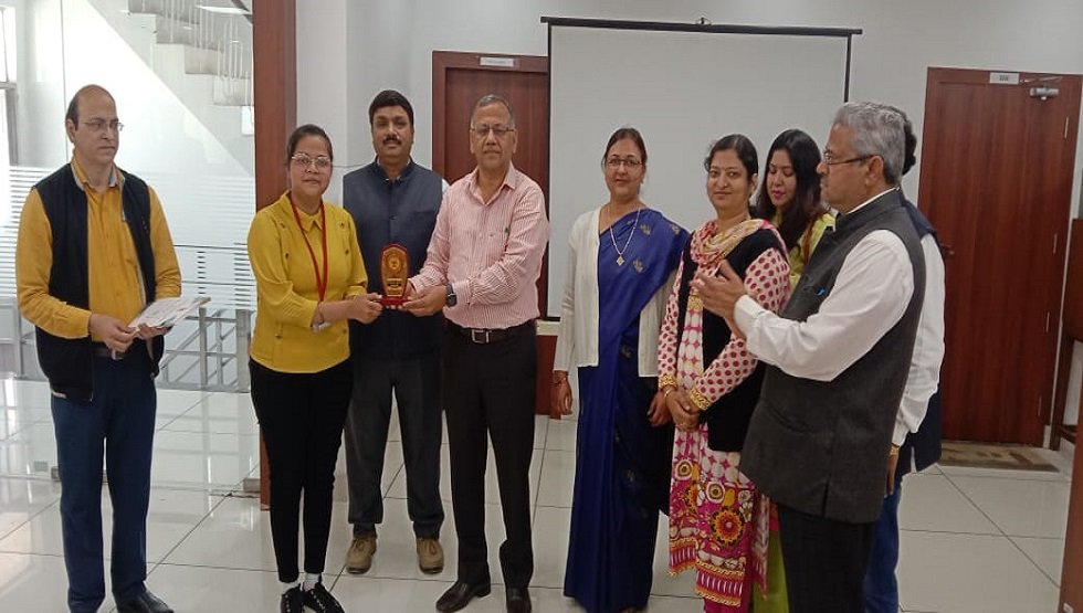 An event ‘Excerpts from the Biographies of Great Personalities’ organized by Library Committee on 26.02.2021