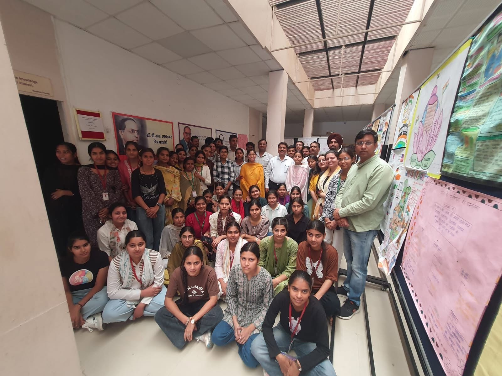 डॉ. भीमराव अंबेडकर एवं भारतीय संविधान विषय पर एक भव्य चित्र प्रदर्शनी का आयोजन